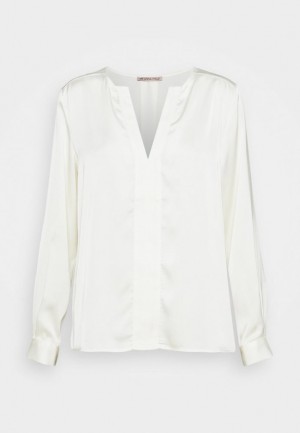 Kosela Anna Field Satin V Neck Blouse Damske Biele | 826-YJSENM